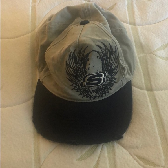 Skechers distressed baseball cap in grey and blue - Picture 1 of 5